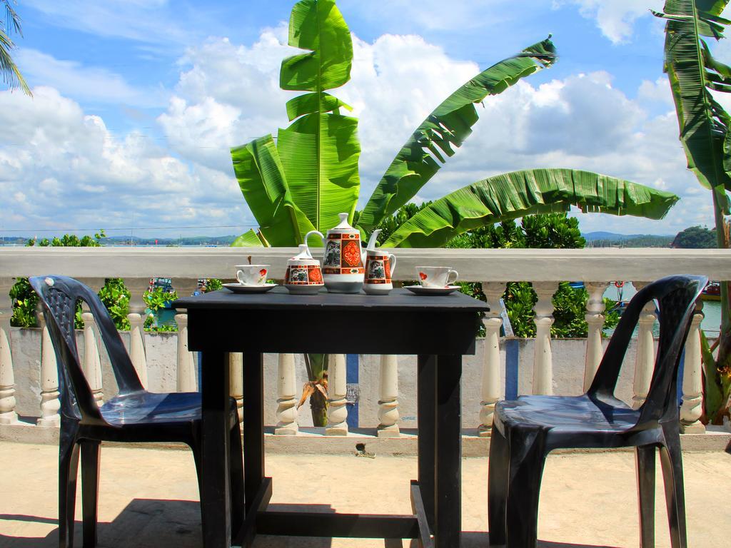 Hotel Mirissa Harbour View Habitación foto